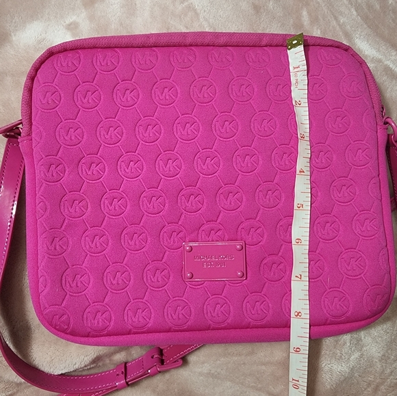 MK Pink tablet/ipad/laptop bag - Picture 8 of 11